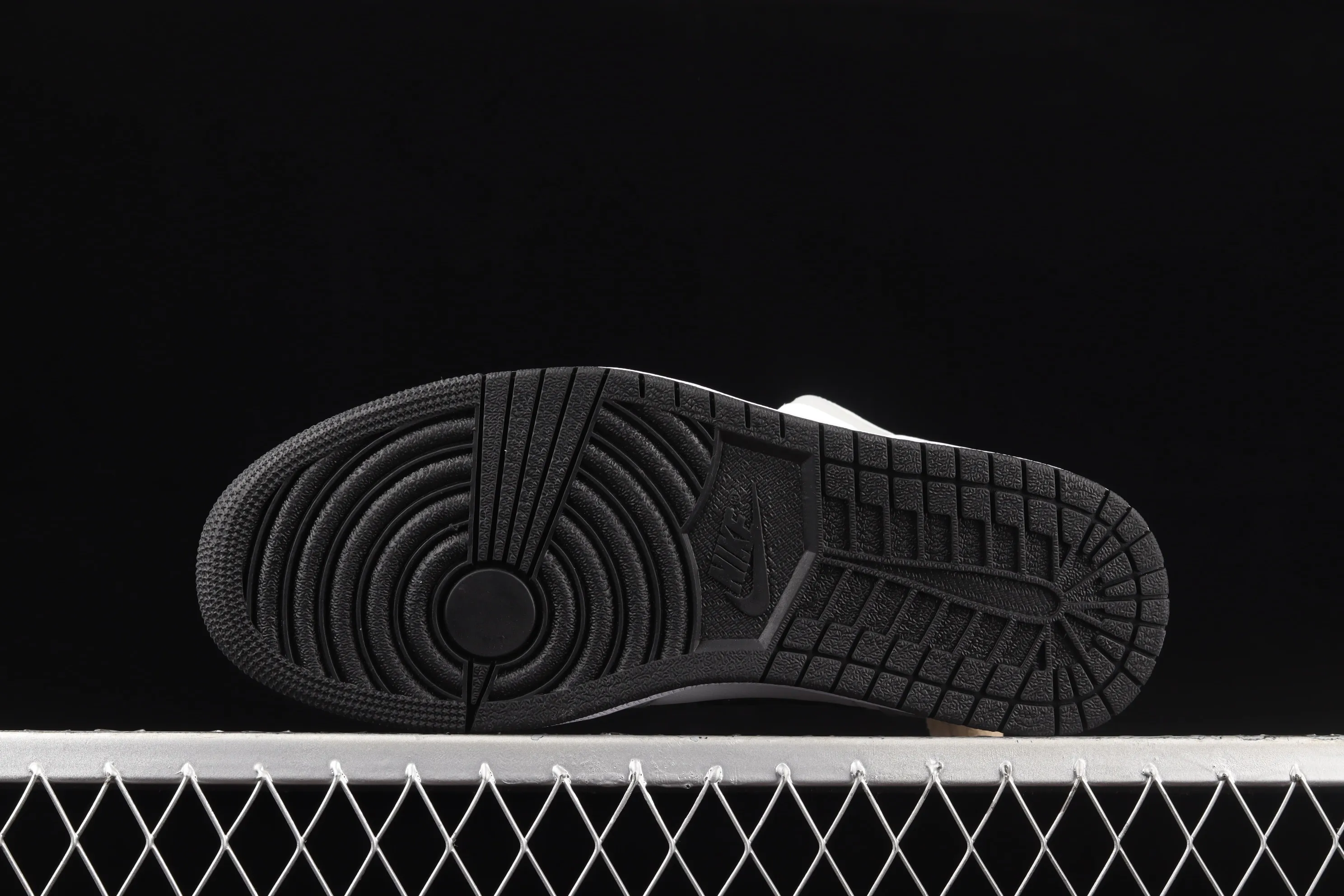 All Categories Air Jordan Jordan Series Basketball Shoes Air Jordan 1 Mid Differentiated Versions Air Jordan 1 Mid AJ1 Joe 1 New Ash Mid-top Cultural Basketball Shoes BQ6472-015